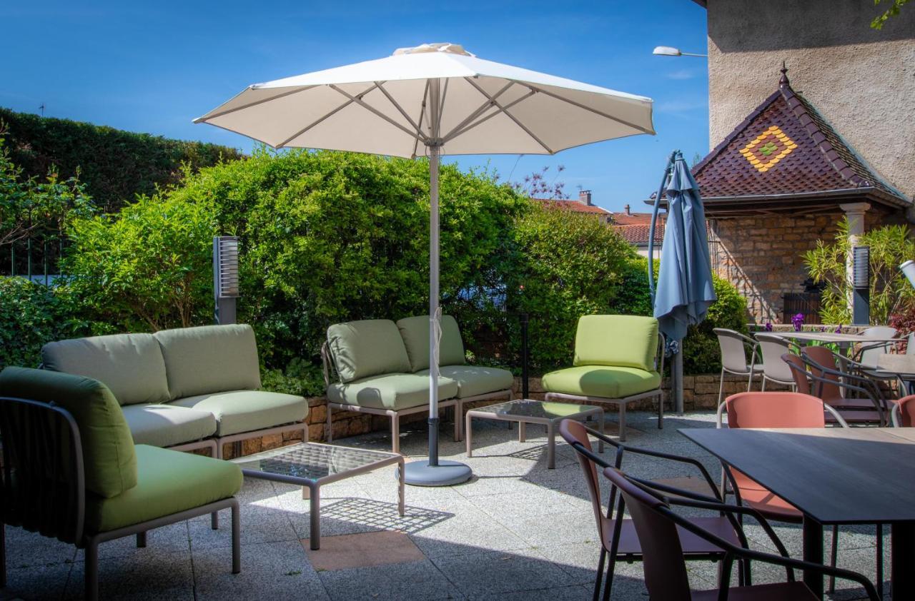 Logis Hotel Tante Yvonne & Son Restaurant Semi-Gastronomique - Lyon Nord Quincieux Eksteriør bilde