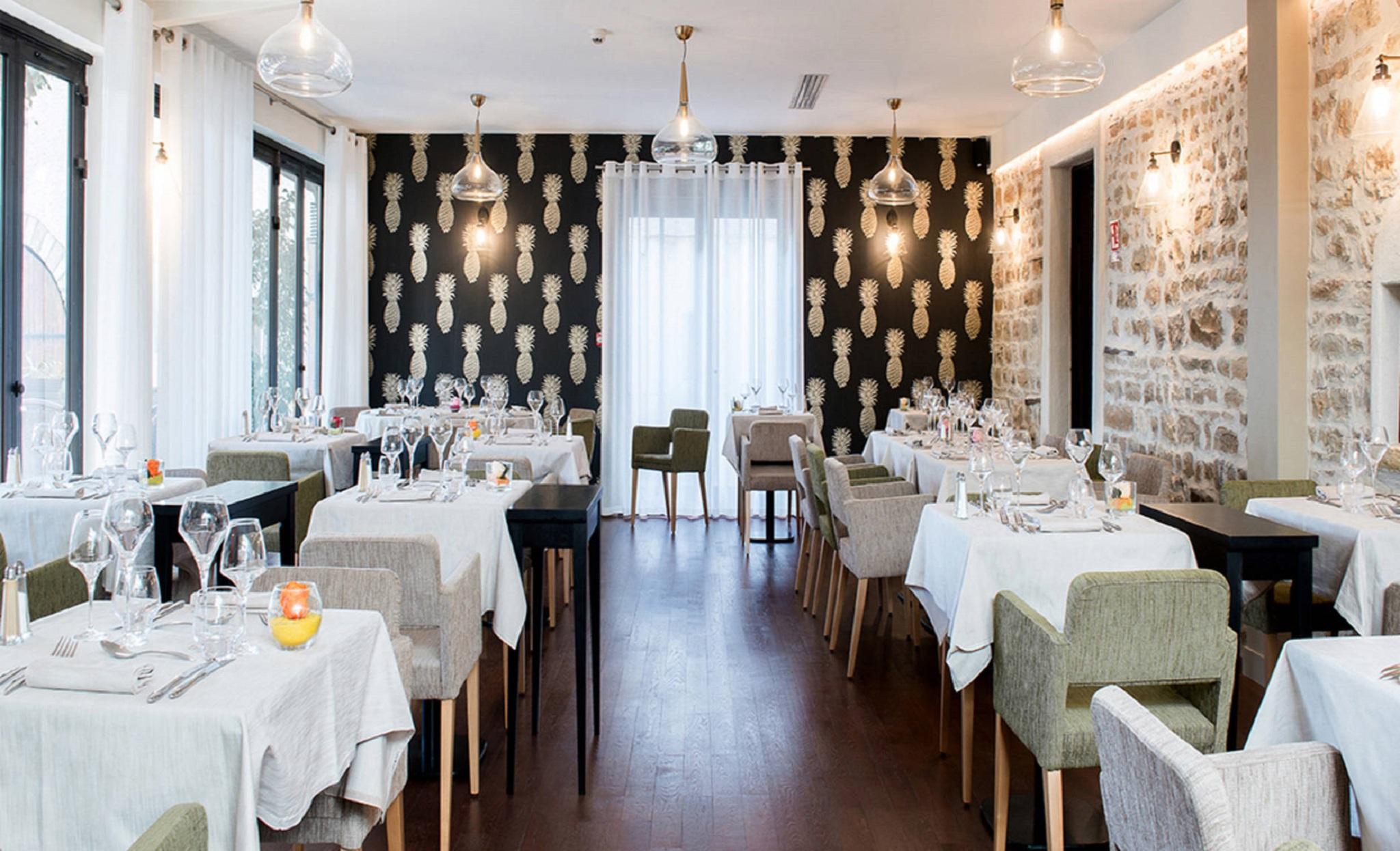 Logis Hotel Tante Yvonne & Son Restaurant Semi-Gastronomique - Lyon Nord Quincieux Eksteriør bilde