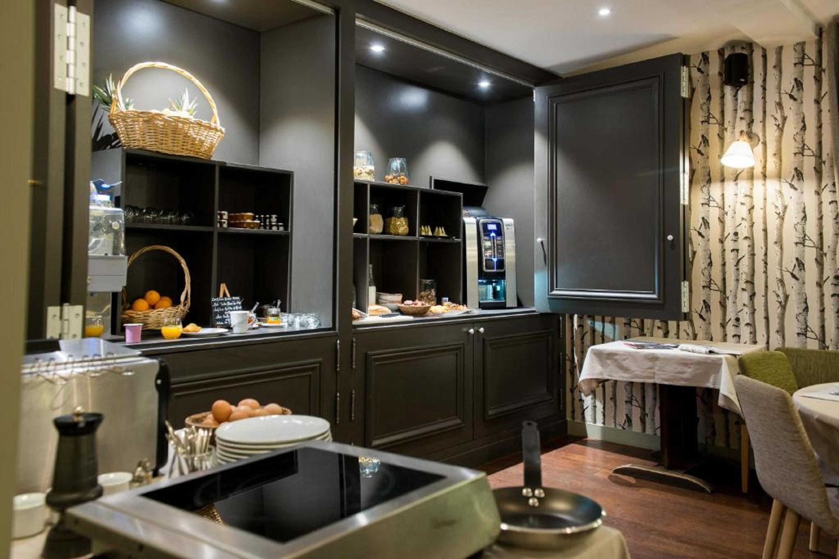 Logis Hotel Tante Yvonne & Son Restaurant Semi-Gastronomique - Lyon Nord Quincieux Eksteriør bilde
