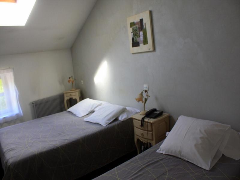 Logis Hotel Tante Yvonne & Son Restaurant Semi-Gastronomique - Lyon Nord Quincieux Eksteriør bilde