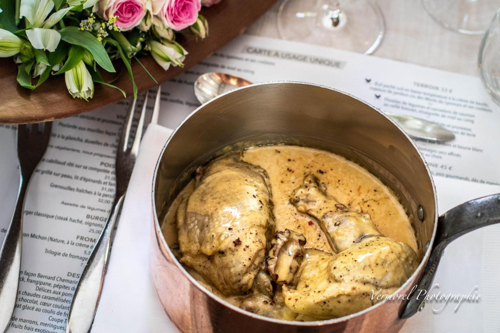 Logis Hotel Tante Yvonne & Son Restaurant Semi-Gastronomique - Lyon Nord Quincieux Eksteriør bilde